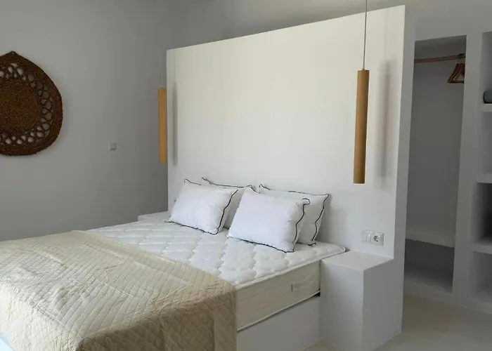 Gr - La Punta Mikri Pláka